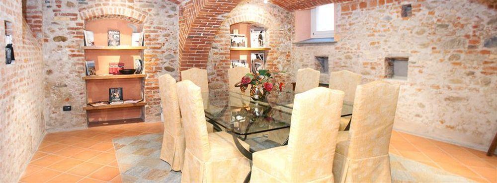 Hotel Palazzo Di Mezzo Carrù Eksteriør bilde