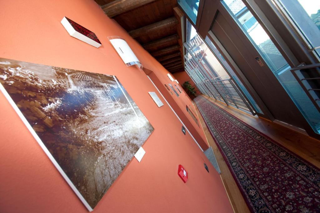 Hotel Palazzo Di Mezzo Carrù Eksteriør bilde
