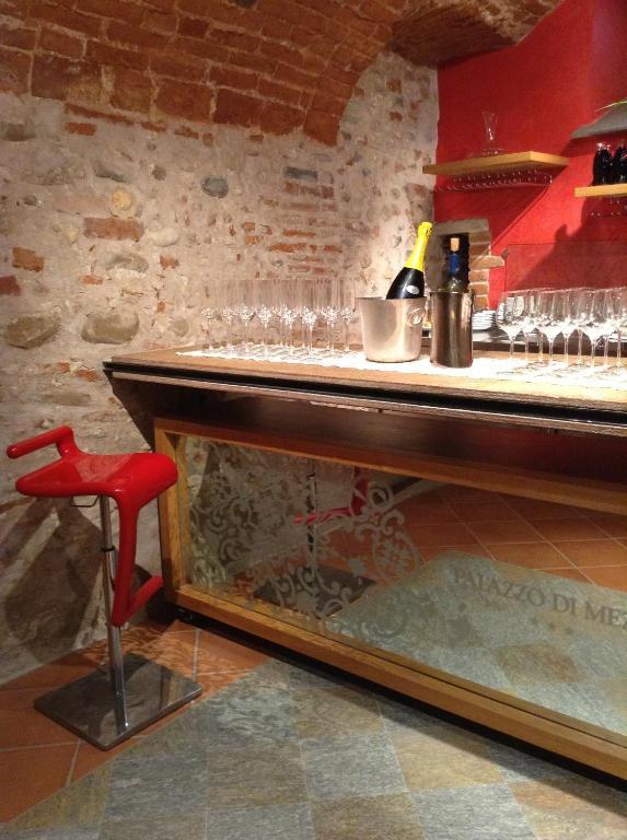 Hotel Palazzo Di Mezzo Carrù Eksteriør bilde