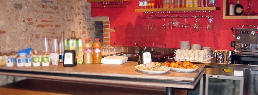 Hotel Palazzo Di Mezzo Carrù Eksteriør bilde